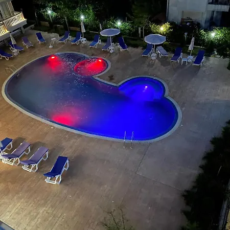 Apart-hotel Vip студио симона - - 1-ва линия море